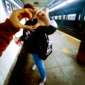 Meet your Posher, Hiba